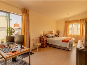 3 Bed Apartment in Barbeque Downs
