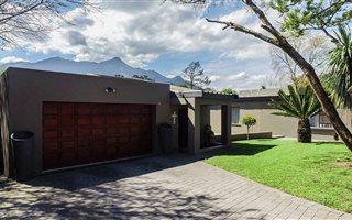 7 Bedroom House in Heatherlands