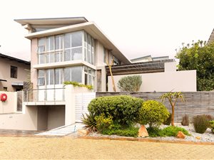 4 Bed House in Tokai