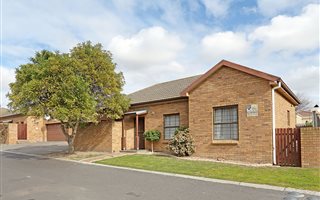 3 Bedroom House in Sonstraal Heights