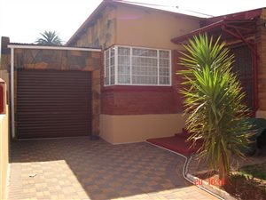 4 Bedroom House in Roodepoort North