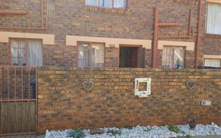 2 Bedroom Townhouse in Hennopspark