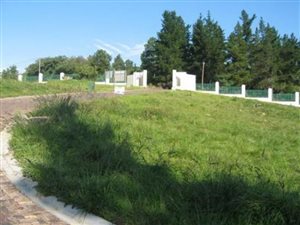 737 m² Land available in Kanonkop