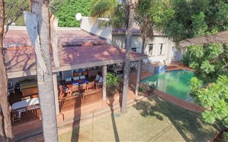 10 Bedroom House in Amandasig