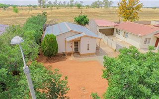3 Bedroom House in Randlespark