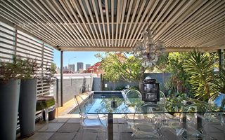 2 Bedroom House in Zonnebloem