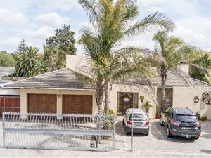 9 Bed House in Amandelrug