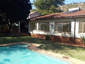 4 Bed House in Sinoville