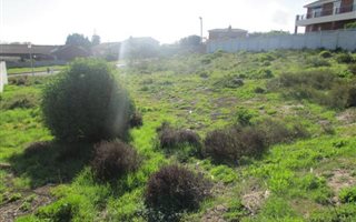 768 m² Land available in Country Club