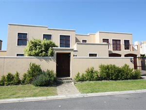 4 Bed House in Parklands