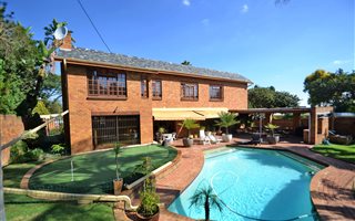 4 Bedroom House in Benmore Gardens