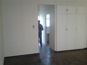 Bachelor apartment in Sunnyside