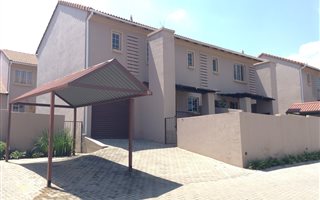3 Bedroom Apartment in Kyalami AH