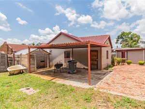 3 Bed House in Karen Park