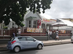180 m² Commercial space in Glenwood