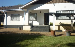 3 Bedroom House in Claremont