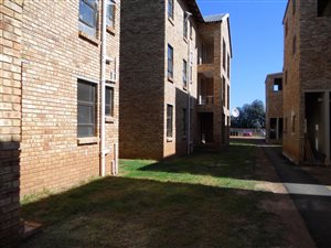 2 Bed Townhouse in Grobler Park