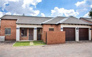 3 Bedroom Townhouse in Mooikloof Ridge