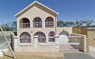 10 Bedroom House in Parow