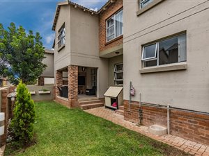 3 Bed Townhouse in Honeydew Manor