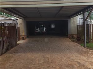 3.5 Bed House in Leeuwfontein