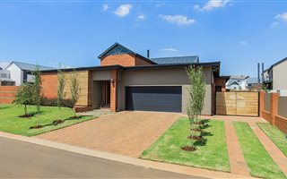 4 Bedroom House in Midstream Ridge Estate