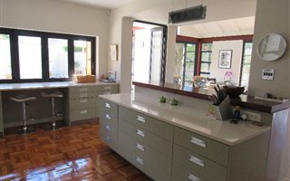 4 Bedroom House in Bishopscourt