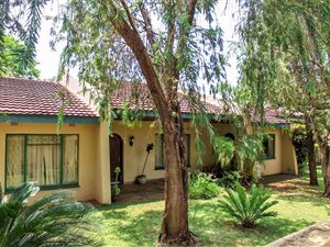 4 Bed House in Komatipoort