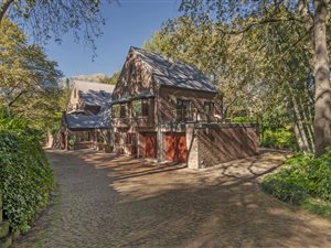 8.8 ha Farm in Stellenbosch Central