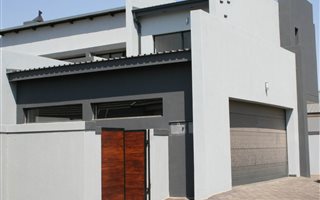 3 Bedroom House in Midstream Estate