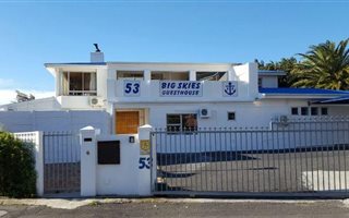 400 m² Commercial space in Gordons Bay Central