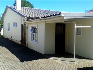 859 m² Commercial space in George South