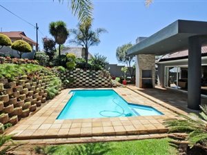 4 Bed House in Observatory