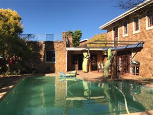 5 Bed House in Pentagon Park