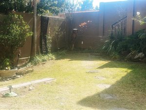 2 Bed Townhouse in Bryanston West