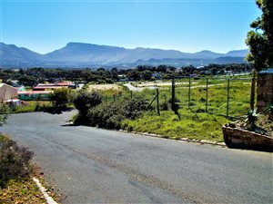 614 m² Land available in Capri