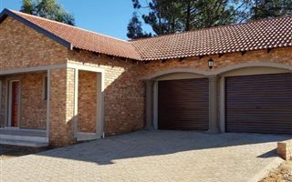 3 Bedroom House in Kookrus