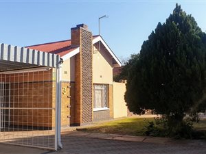 4 Bed House in Verwoerdpark