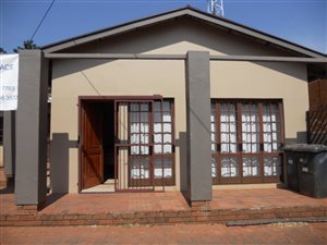 360 m² Commercial space in Sinoville