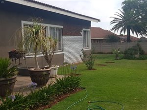 4 Bed House in Roodia