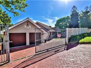 5 Bed House in Briza