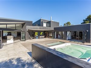 4 Bed House in Sonstraal