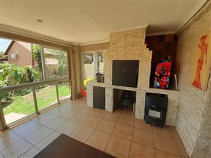 3 Bed Duet in Thatchfield