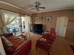 3 Bed Duet in Thatchfield