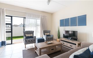 2 Bedroom House in Burgundy Estate