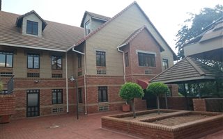 301 m² Office Space in Houghton Estate