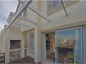 2 Bed Townhouse in Helderberg Estate
