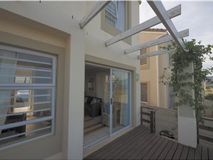 2 Bed Townhouse in Helderberg Estate