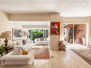 3 Bed Townhouse in Rouken Glen