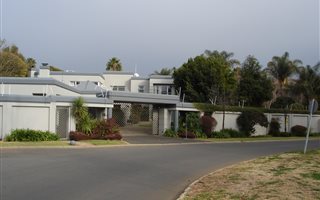5 Bedroom House in Oriel